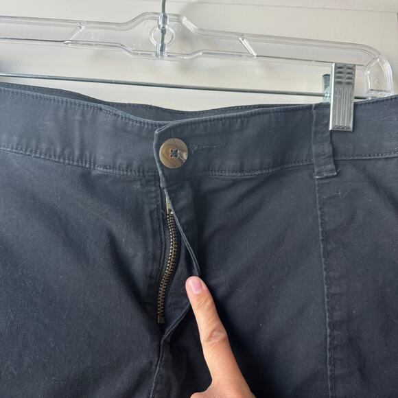 Lane Bryant Black Cargo Shorts Rolled Hem 18 - Picture 7 of 9